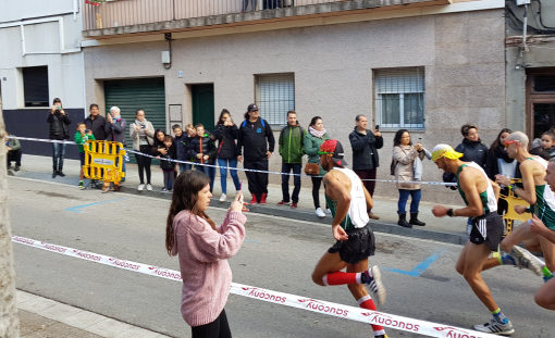 Moment de la sortida de la Primera “Cursa de les Ciutats” a Terrassa,